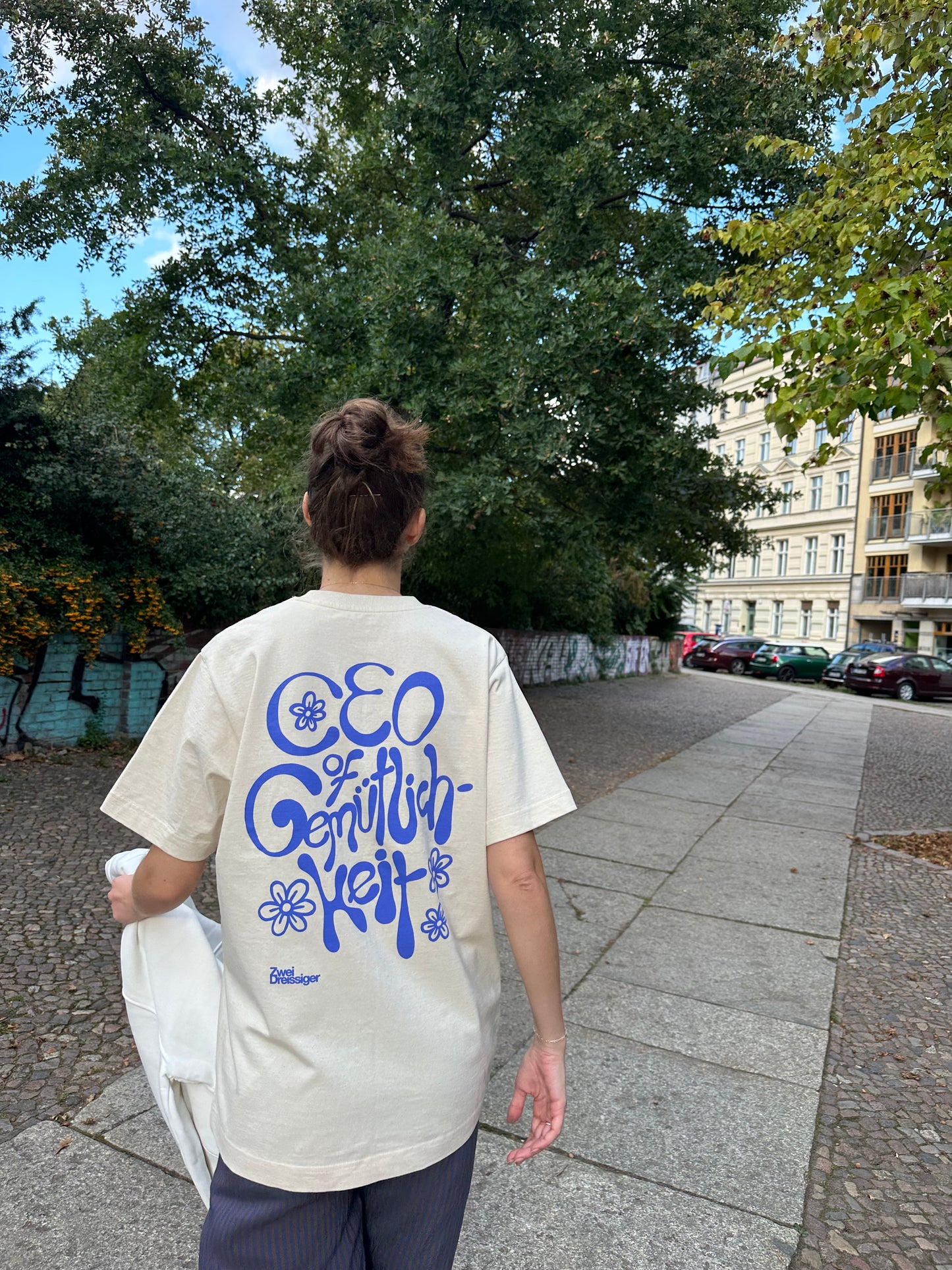 CEO of Gemütlichkeit - T-Shirt - Natural Raw